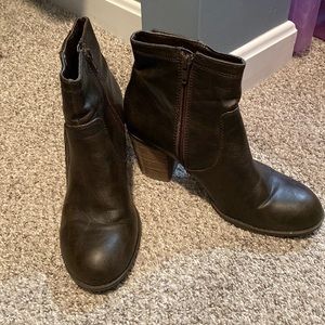 Crown Vintage boots. Size 8.5